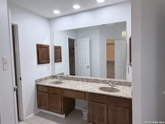 5758 SPRING MOON ST San Antonio, TX 78247
