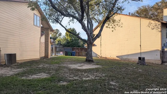 5758 SPRING MOON ST San Antonio, TX 78247