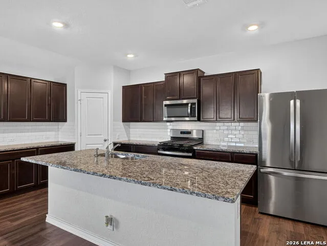723 Overlook Rdg Cibolo, TX 78108