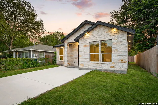 411 Moselle Ave San Antonio, TX 78237