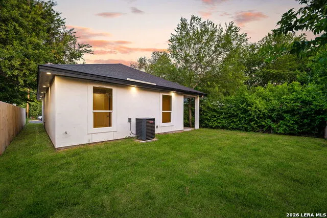 411 Moselle Ave San Antonio, TX 78237