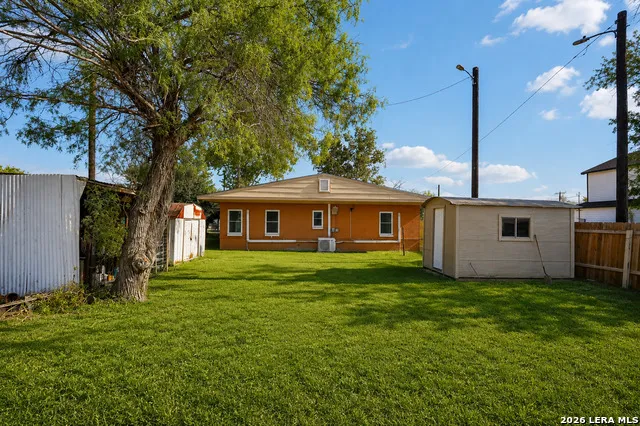 1206 W VILLARET BLVD San Antonio, TX 78224