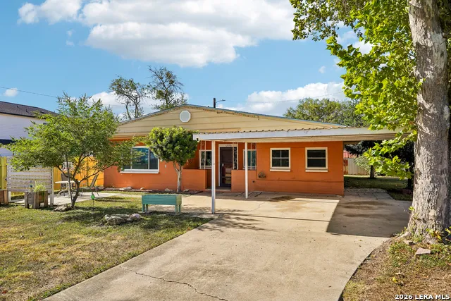 1206 W VILLARET BLVD San Antonio, TX 78224