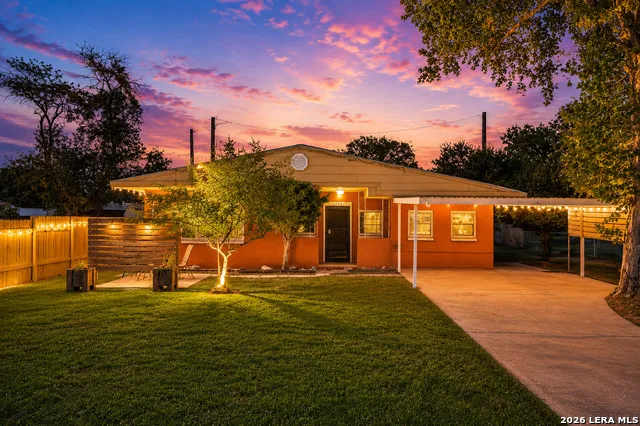 1206 W VILLARET BLVD San Antonio, TX 78224