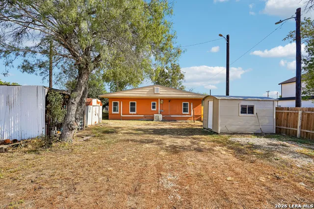 1206 W VILLARET BLVD San Antonio, TX 78224