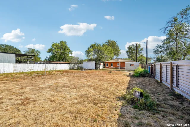 1206 W VILLARET BLVD San Antonio, TX 78224