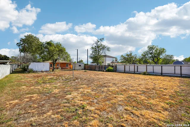 1206 W VILLARET BLVD San Antonio, TX 78224