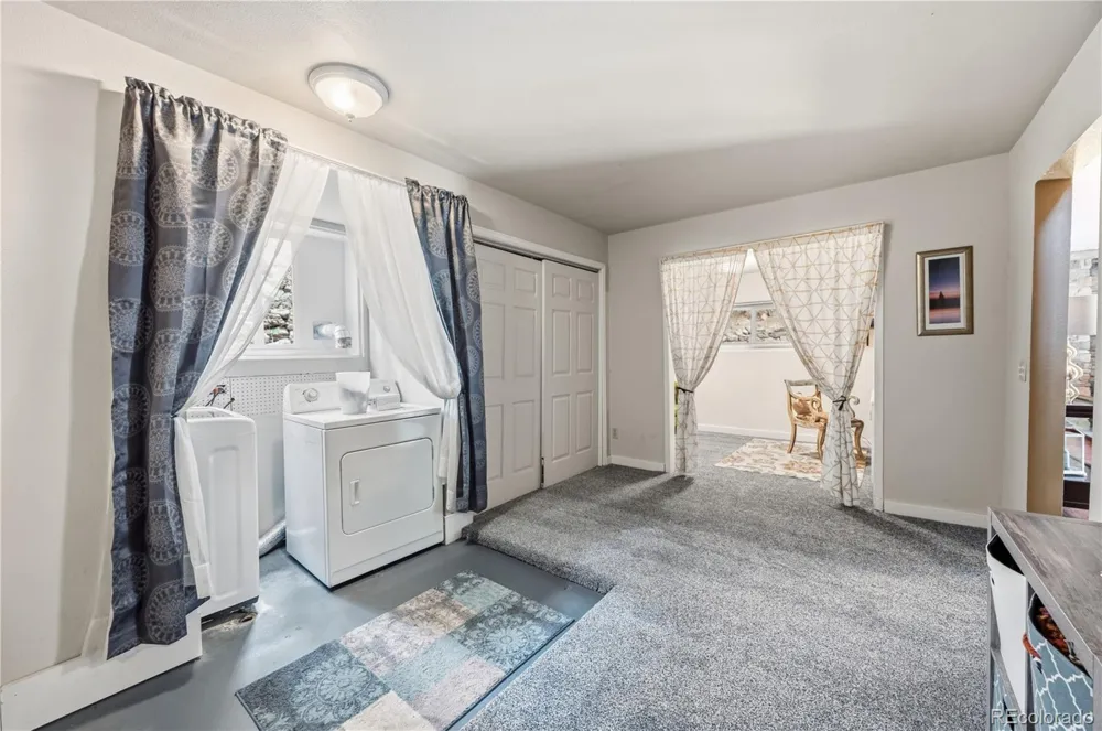 5130 Neeper Valley Road Manitou Springs, CO 80829