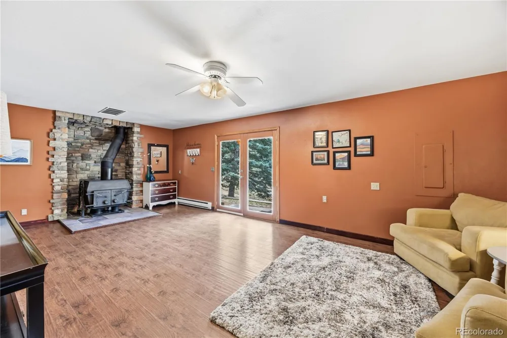 5130 Neeper Valley Road Manitou Springs, CO 80829