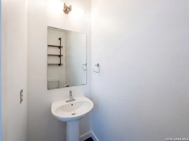 330 Clay #UNIT 8 San Antonio, TX 78204