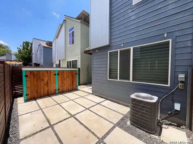 330 Clay #UNIT 8 San Antonio, TX 78204