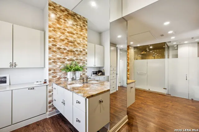 230 Dwyer Ave #701 San Antonio, TX 78204