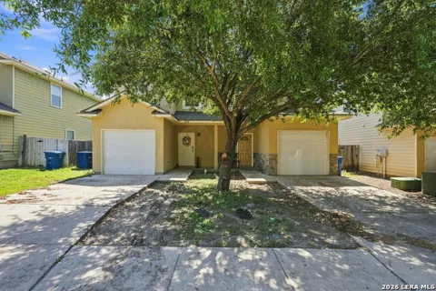 4902 & 4832 Appleseed Ct