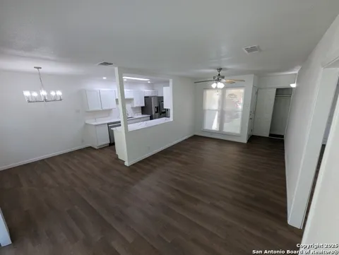 953 SERENADE DR