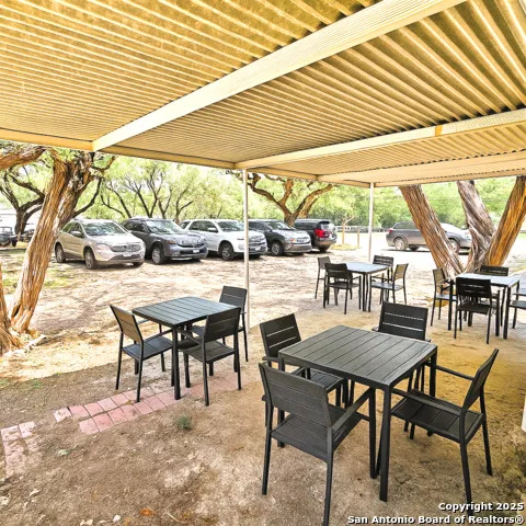 12064 Park Road 37 Lakehills, TX 78063