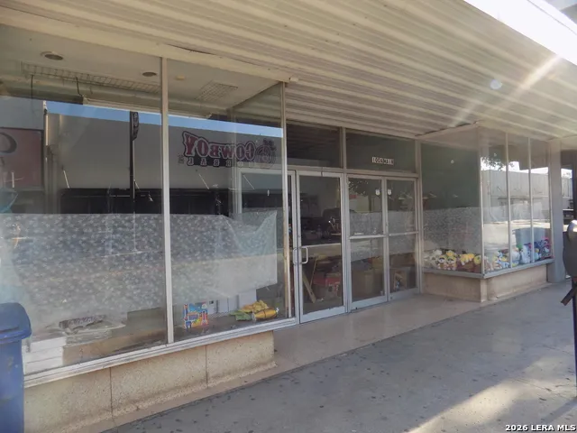100 E MAIN ST #A Eagle Pass, TX 78852