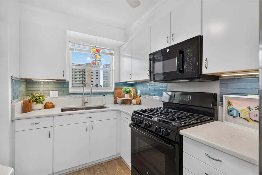 6025 SHORE BOULEVARD S #304 Gulfport, FL 33707