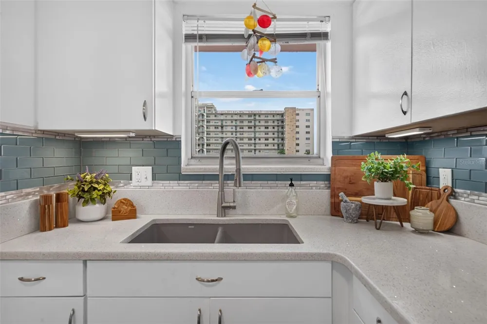 6025 SHORE BOULEVARD S #304 Gulfport, FL 33707
