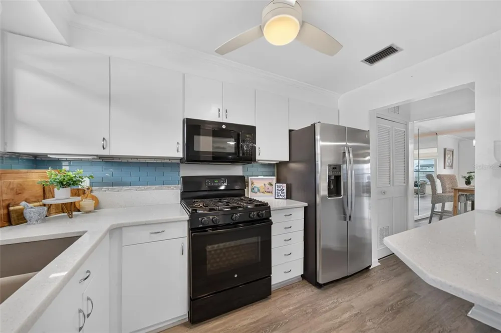 6025 SHORE BOULEVARD S #304 Gulfport, FL 33707
