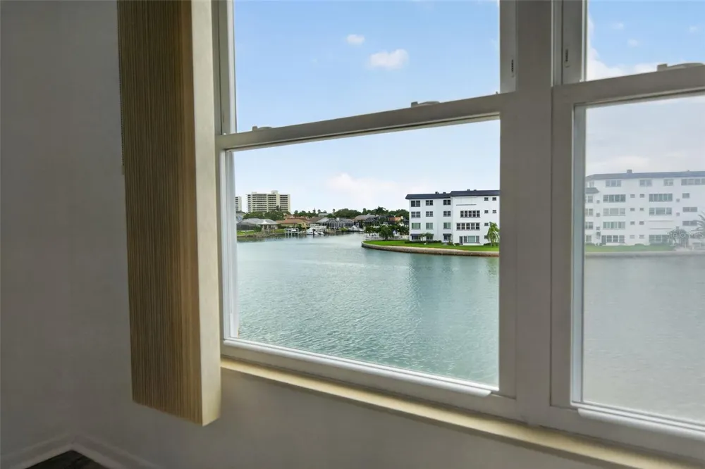 6025 SHORE BOULEVARD S #304 Gulfport, FL 33707