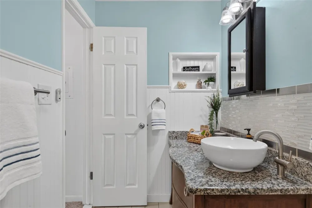 6025 SHORE BOULEVARD S #304 Gulfport, FL 33707