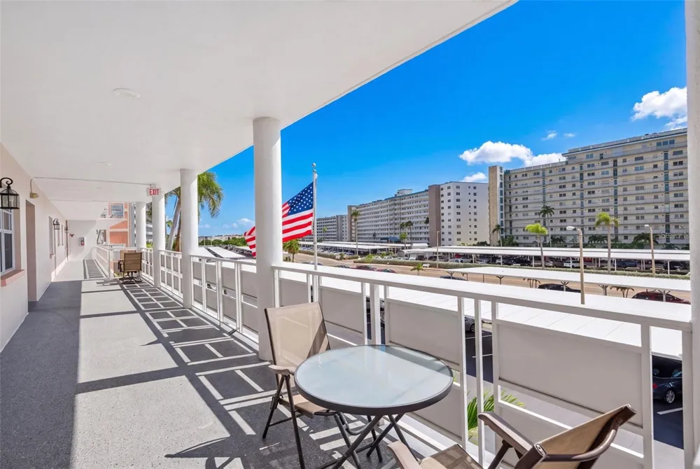 6025 SHORE BOULEVARD S #304 Gulfport, FL 33707