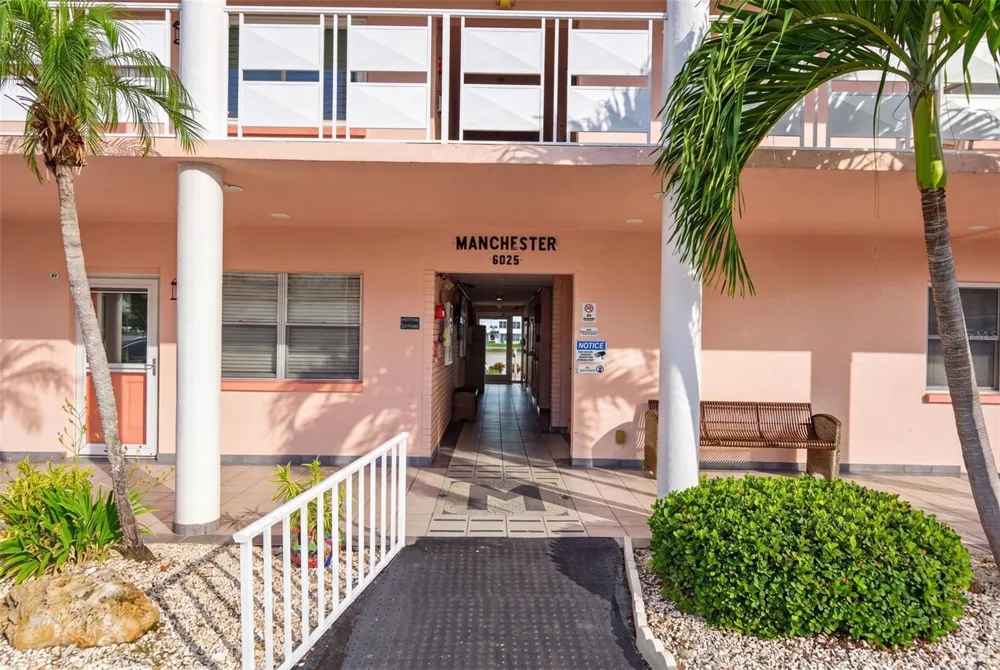 6025 SHORE BOULEVARD S #304 Gulfport, FL 33707