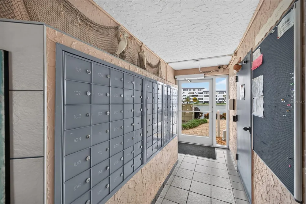 6025 SHORE BOULEVARD S #304 Gulfport, FL 33707
