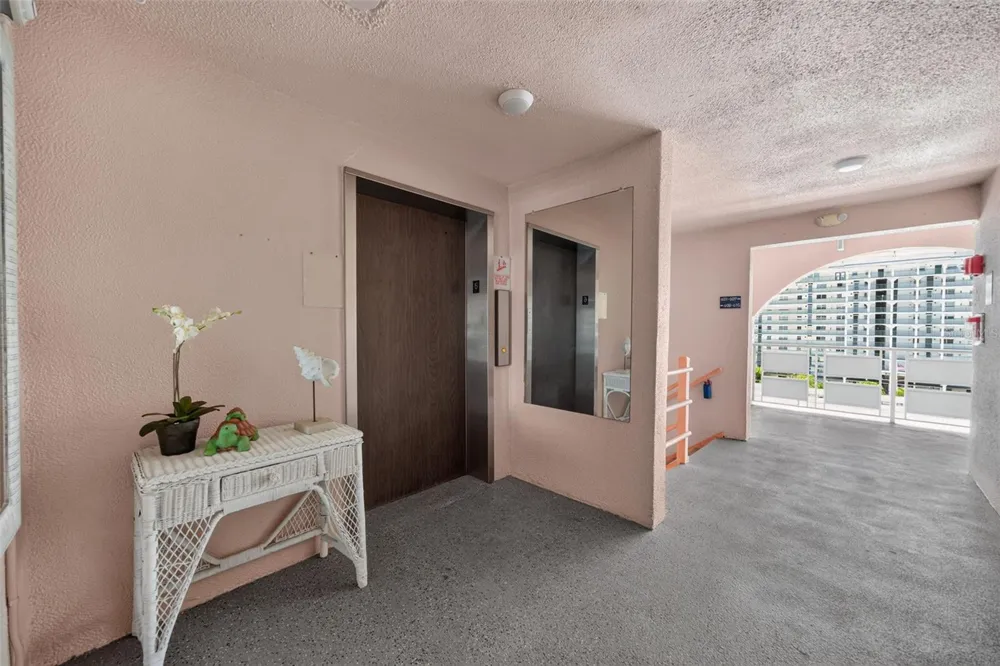 6025 SHORE BOULEVARD S #304 Gulfport, FL 33707