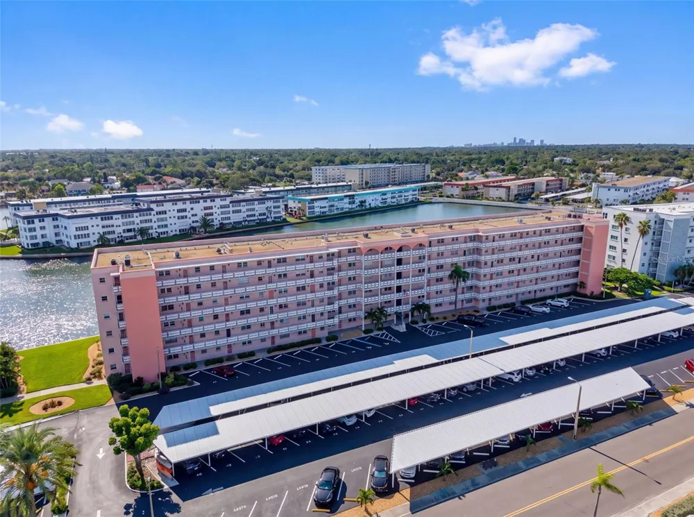6025 SHORE BOULEVARD S #304 Gulfport, FL 33707