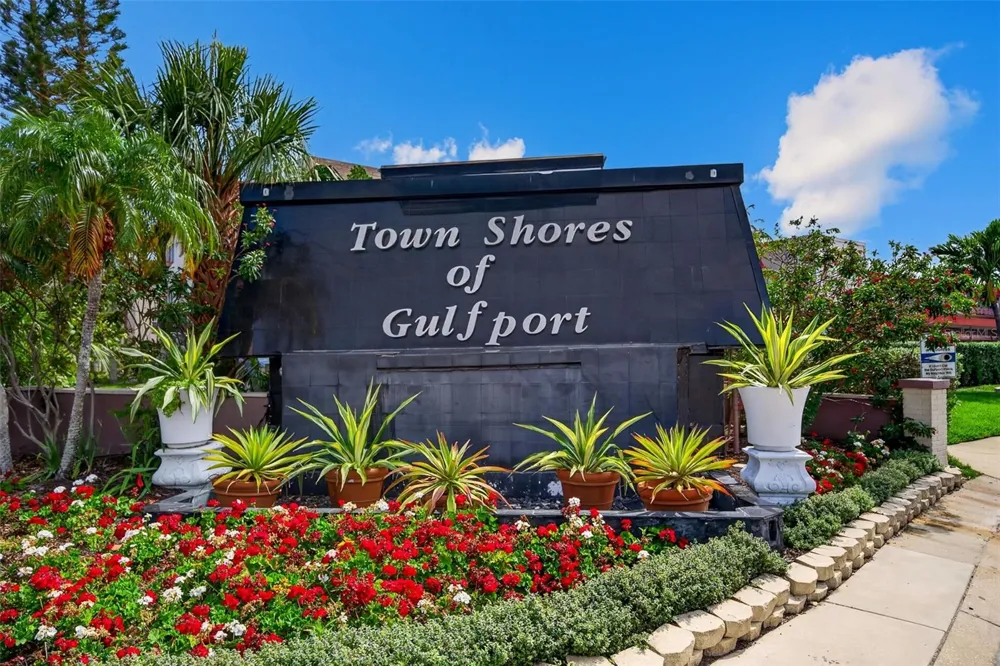 6025 SHORE BOULEVARD S #304 Gulfport, FL 33707