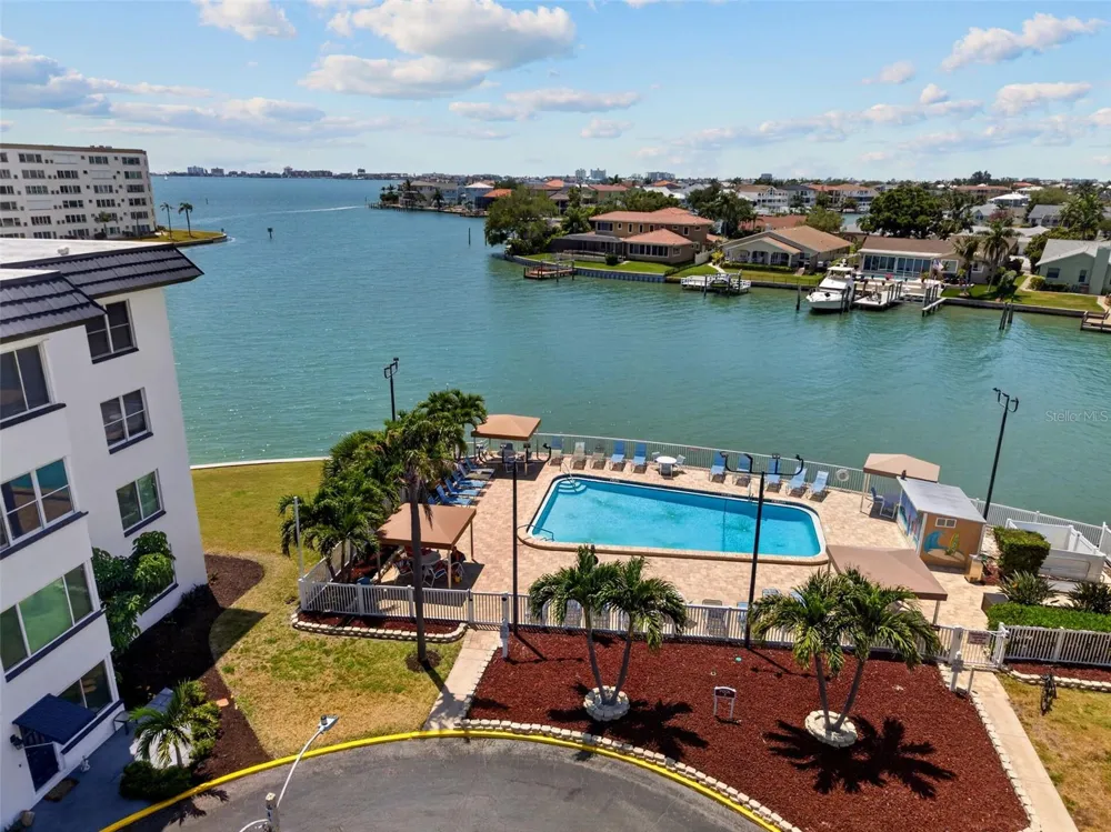 6025 SHORE BOULEVARD S #304 Gulfport, FL 33707