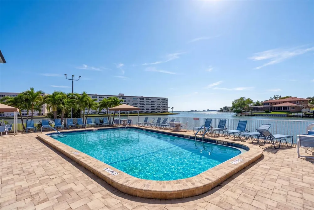 6025 SHORE BOULEVARD S #304 Gulfport, FL 33707