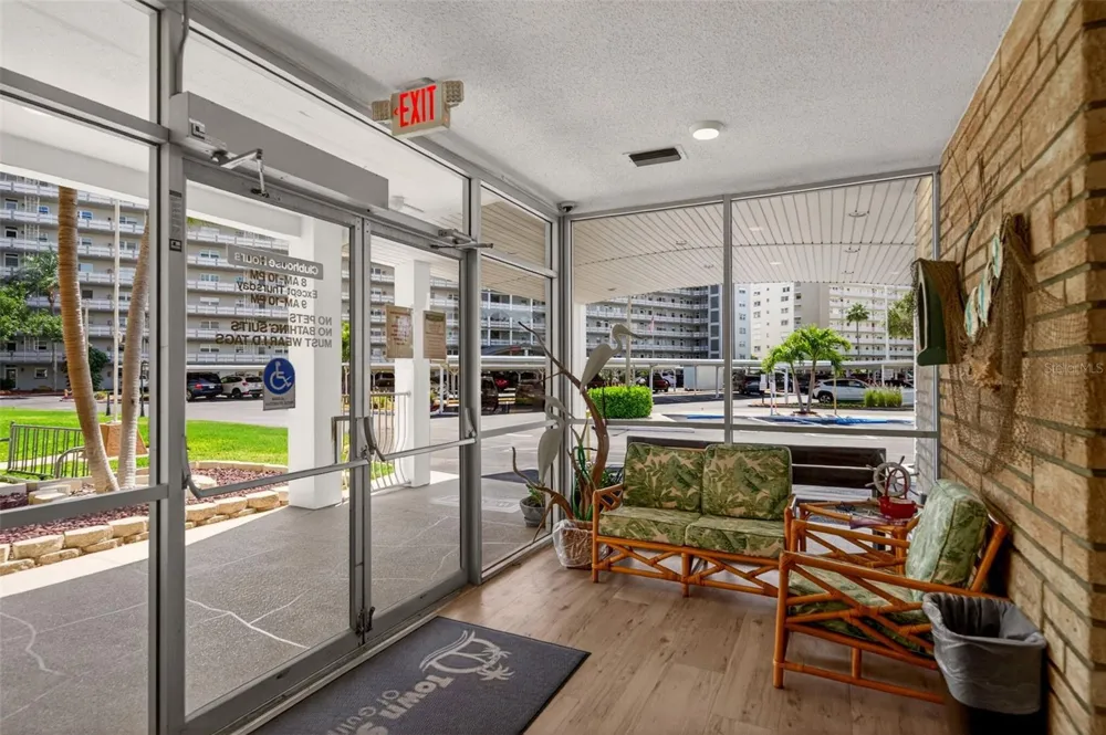 6025 SHORE BOULEVARD S #304 Gulfport, FL 33707