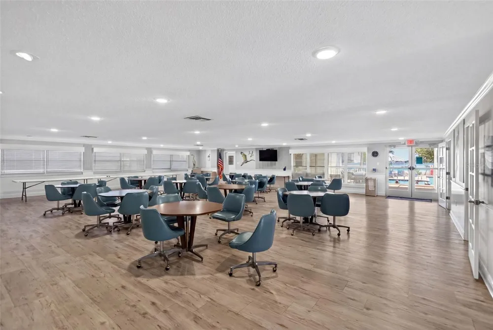 6025 SHORE BOULEVARD S #304 Gulfport, FL 33707