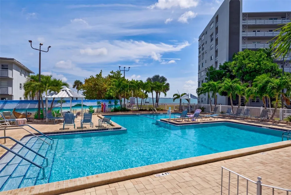 6025 SHORE BOULEVARD S #304 Gulfport, FL 33707