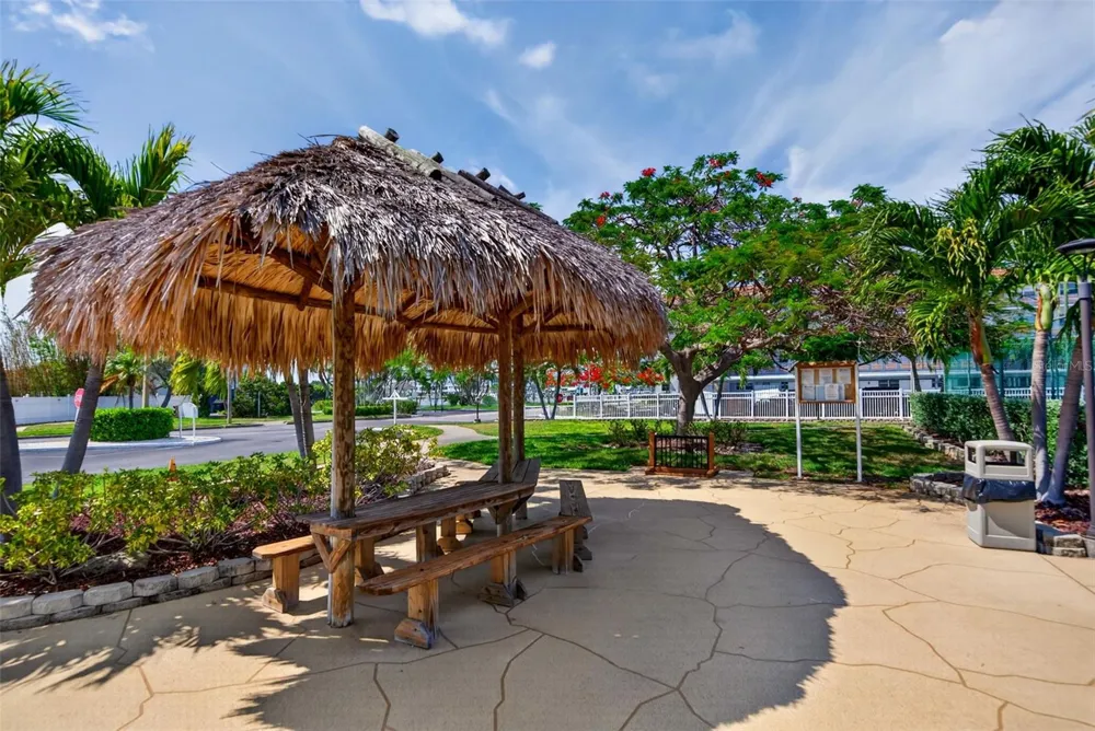 6025 SHORE BOULEVARD S #304 Gulfport, FL 33707
