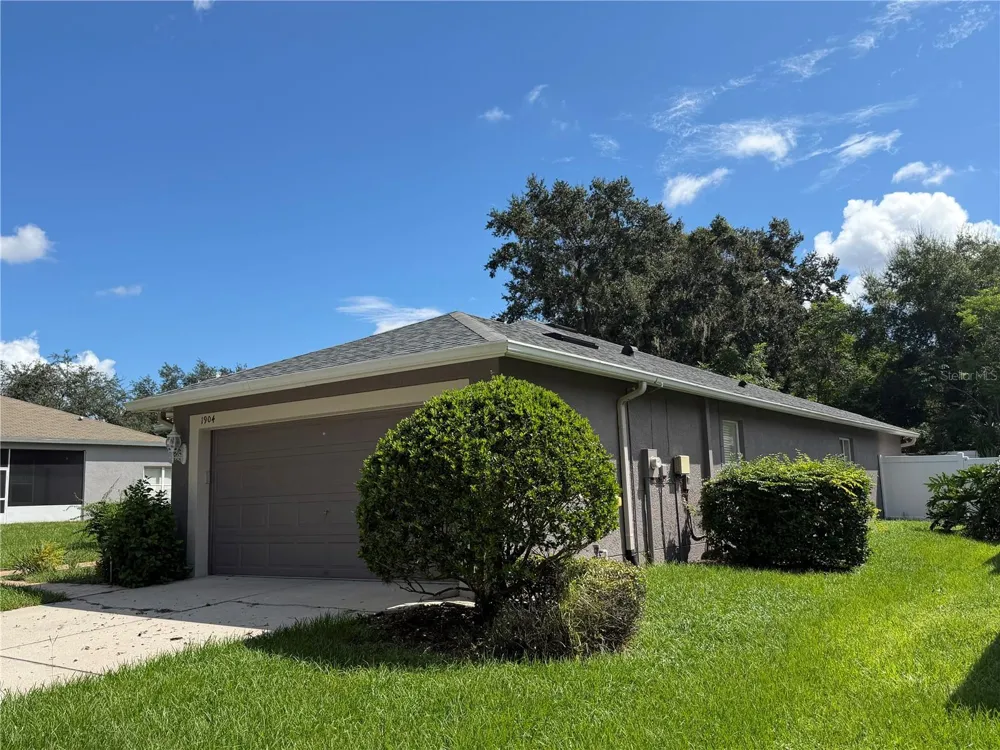 1904 SAMANTHA LANE Valrico, FL 33594