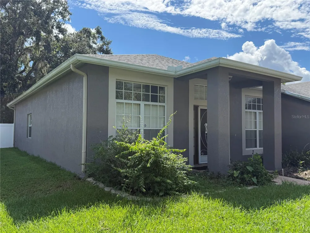 1904 SAMANTHA LANE Valrico, FL 33594