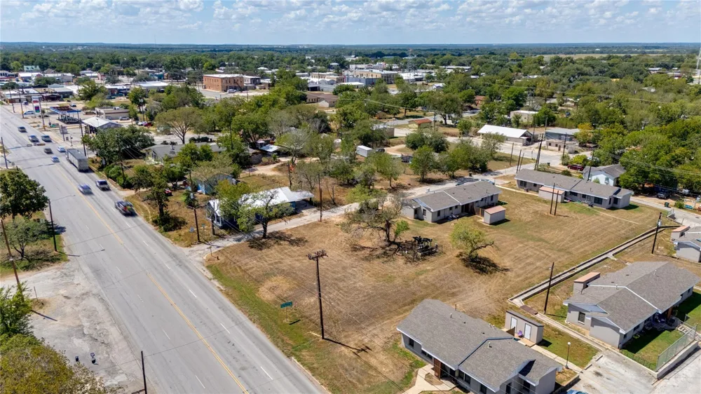 Lamar And North Magnolia Avenue Luling, TX 78648