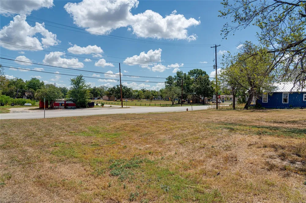 Lamar And North Magnolia Avenue Luling, TX 78648