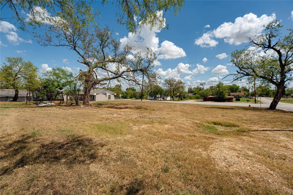Lamar And North Magnolia Avenue Luling, TX 78648