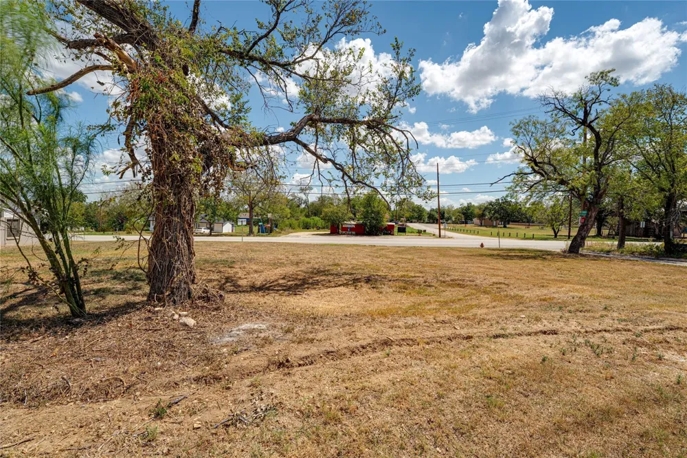 Lamar And North Magnolia Avenue Luling, TX 78648