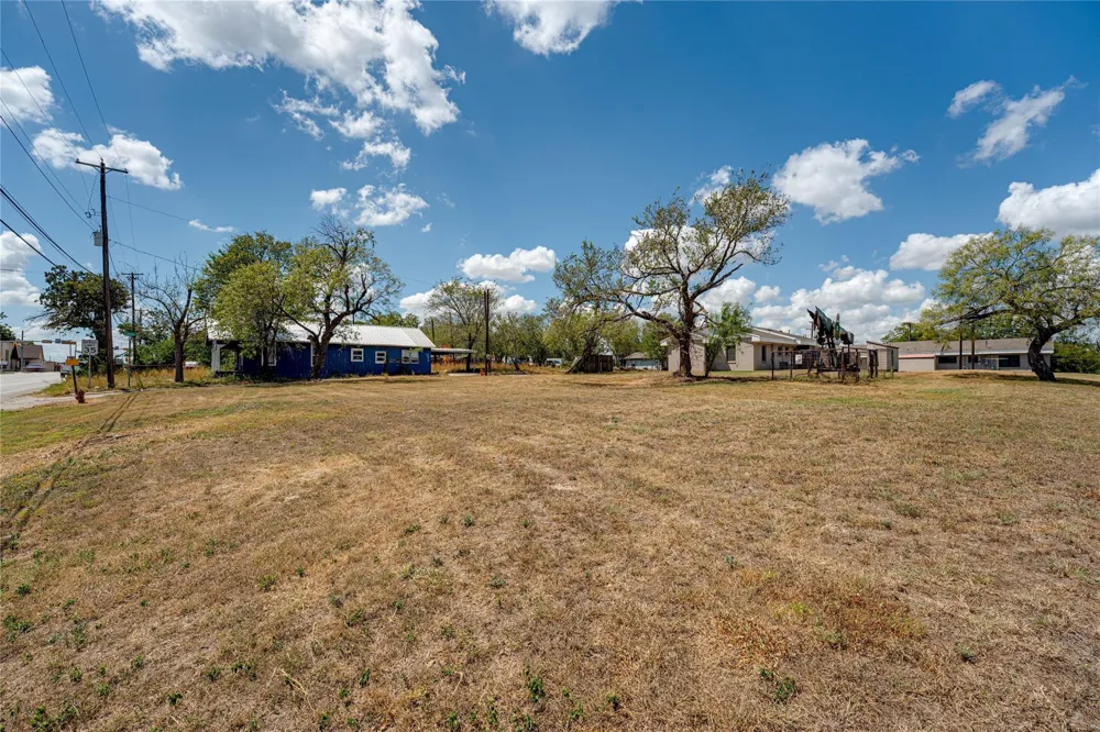 Lamar And North Magnolia Avenue Luling, TX 78648