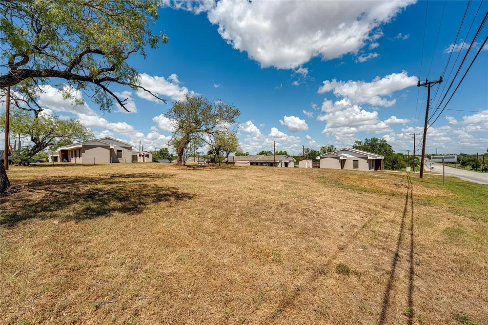 Lamar And North Magnolia Avenue Luling, TX 78648