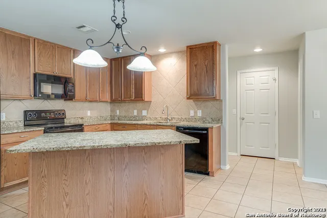 3735 SUMANTRA CLF San Antonio, TX 78261