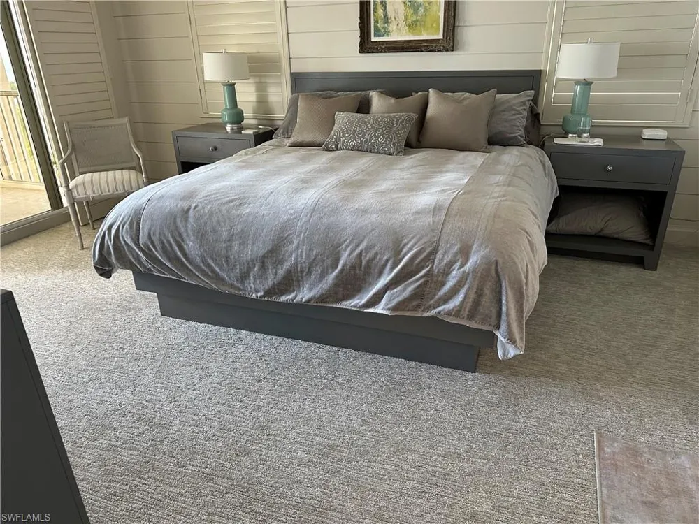 6585 Nicholas Boulevard #1105 Naples, FL 34108