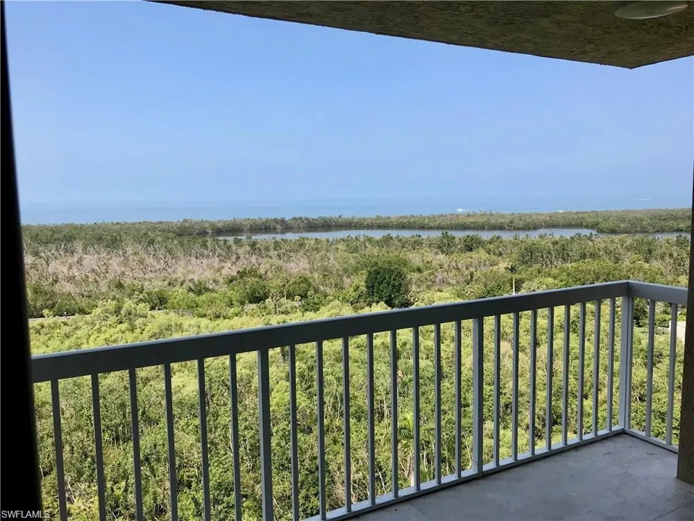 6585 Nicholas Boulevard #1105 Naples, FL 34108