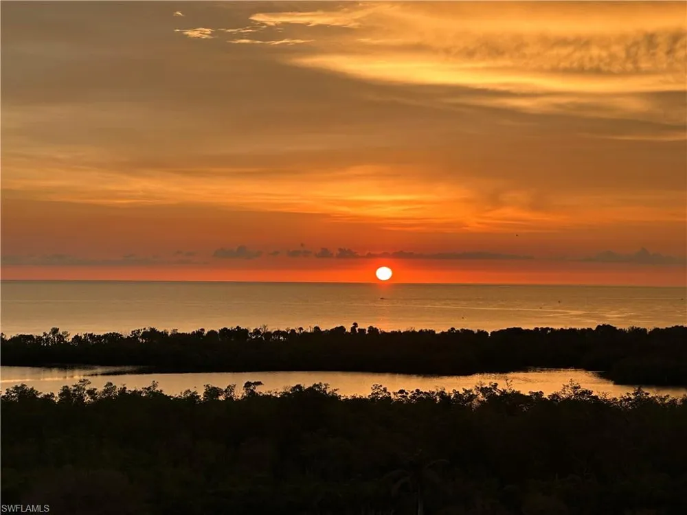 6585 Nicholas Boulevard #1105 Naples, FL 34108
