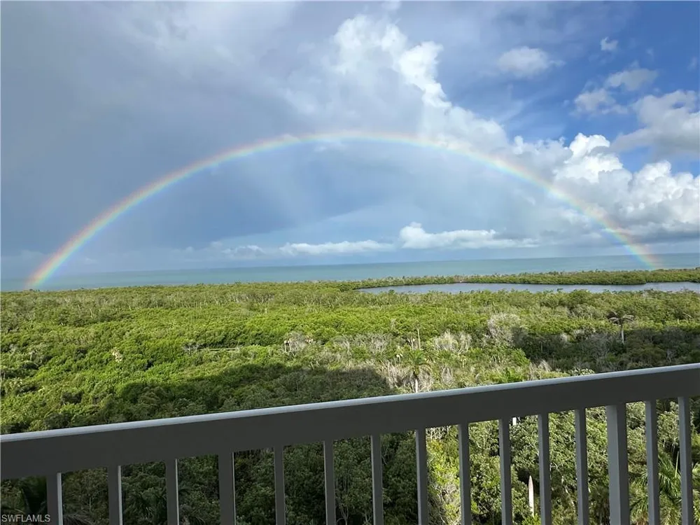6585 Nicholas Boulevard #1105 Naples, FL 34108